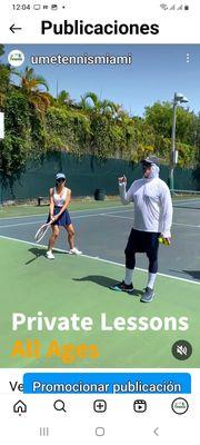 Lesson description:
Warm up, stretching, technique, drills, foot work,
hitting, playing time, cool down and final stretching