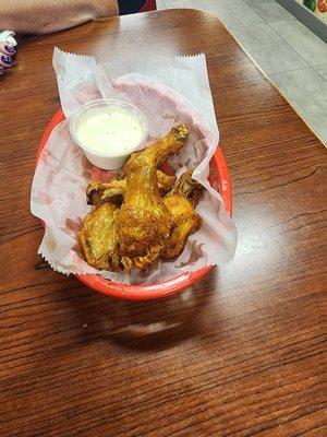 Perfect wings, crisp and juicy!
