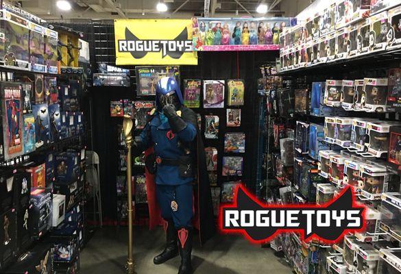 Rogue Toys at Fan X 2019 with Cobra Commander
