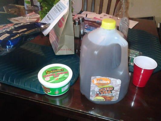 Schneider's Sour Cream Dip and Iced Tea: good stuff!