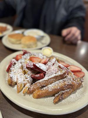 French toast with strawberries
