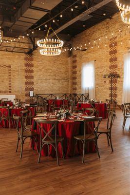 Danas Gifts & Flower Shoppe