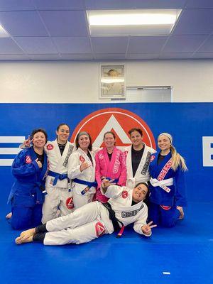 This is a GB1 class with all girls that day.