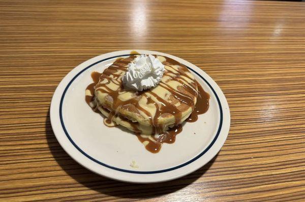 Buttermilk waffles with caramel topping