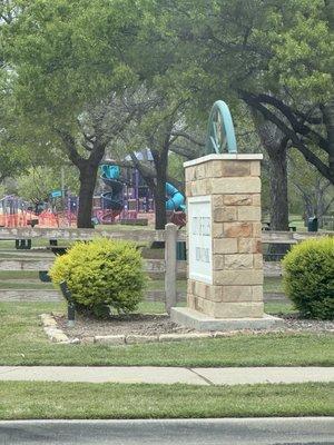 Mail spot is next to park