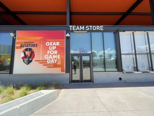 Outside / Public Entry