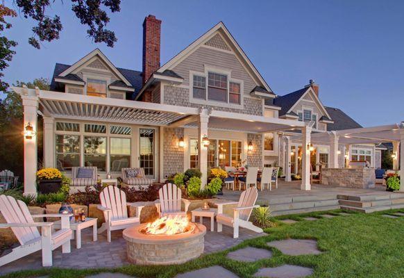 Motorized StruXure Pergola