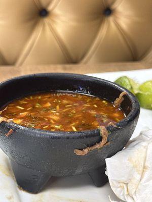 Plato de consomé lo dejé por salado