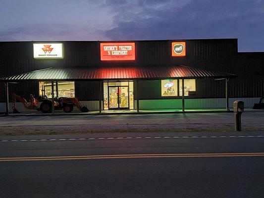 Snyder's Tractor & Equipment