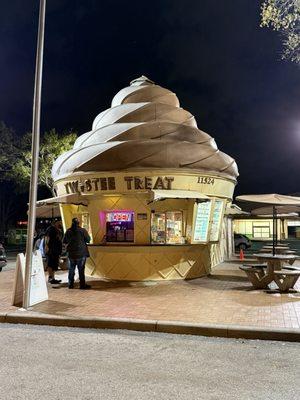 Twistee Treat