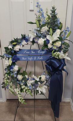 Stand-up floral spray for funeral