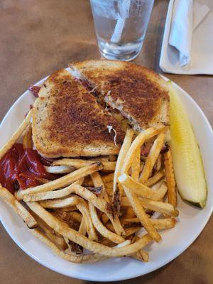 Ruben and fries