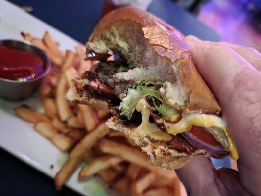 Status Restaurant & Lounge