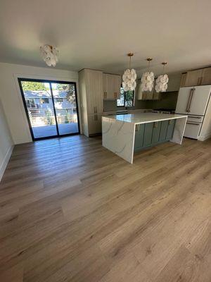 Deluxe Home Cleaners