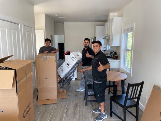 Jose and the Ace crew making my move easy