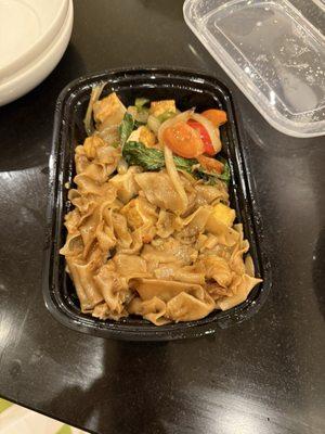 Take out order- Pad Khee Mao with tofu and vegetables