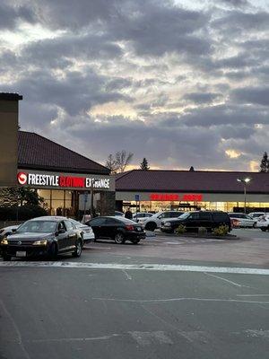 Quail Pointe Shopping Center