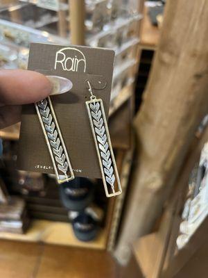 Artistic hanging earrings