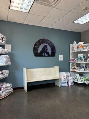 Lake Crest Animal Clinic