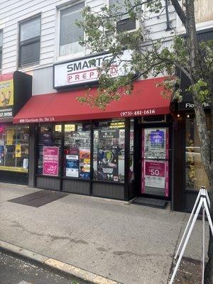 excellent wireless store for all prepaid cellphones and repairs and best of all, they are open until 9 p.m.