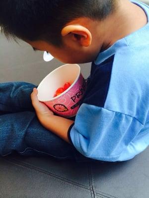 Not many places to sit and enjoy your yogurt. Had to walk towards the lounge chairs in front of Tiffany & Co.