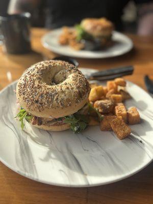 Smoked salmon bagel