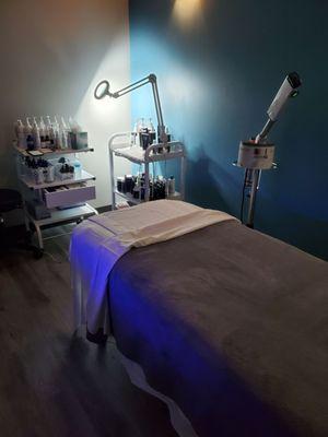 Hand & Stone Massage and Facial Spa