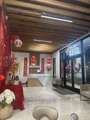 Front desk! Very nice. Clean and organized environment. The service is good, lots of color options.