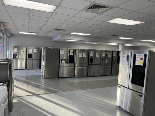 Appliances 4 Less
Large selection of scratch & dent (new) appliances!