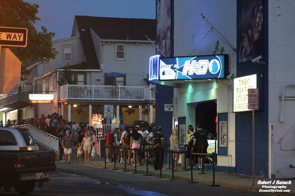 Line at H2O Night Club... #oceancitycool #ocmd