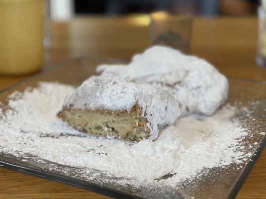 Massive beignets