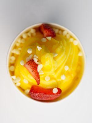 Fifth & Emery Frozen Yogurt and Chocolate - Zona Rosa