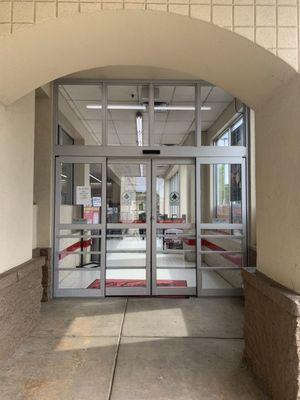 the entrance with NO SIGNS about bags, even on the inside.