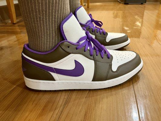 Yellow Belly Shoe Seller