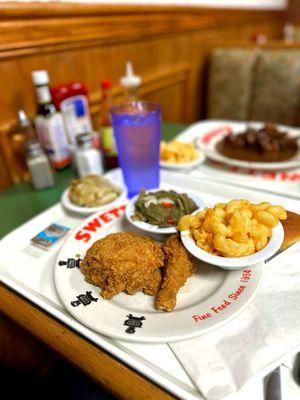 Fried Chicken Macaroni & Cheese Green Beans