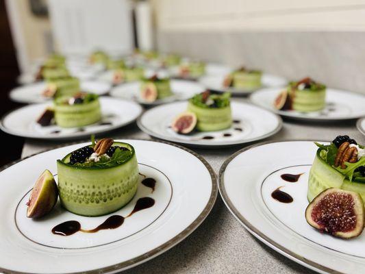 Spice up your boring salad with us!