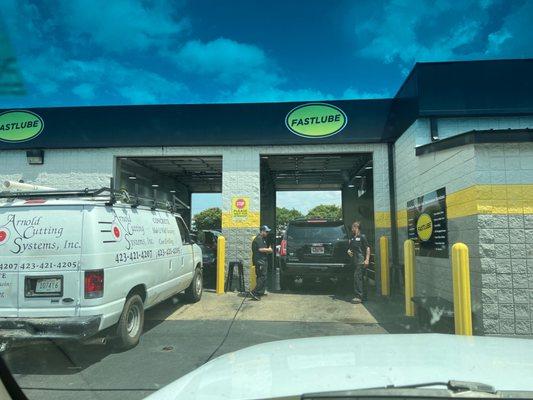 Broad Street Fast Lube-Car Wash