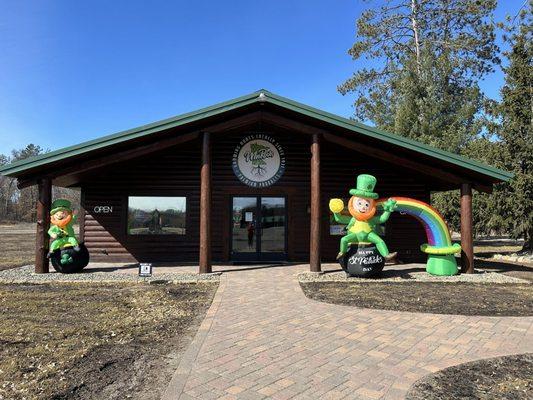 MN Roots Smoke Shop - Crosslake