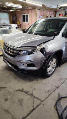 Mongs Auto body& repair