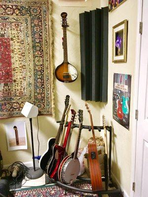 Got Guitars!
www.songwriterdemo.com