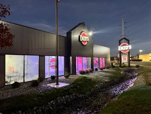 Convenient location near Home Depot on the border of Eagle and Garden City.