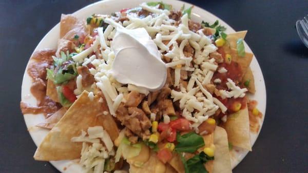 Good, not great nachos. $5 lunch special.. great deal for lunch.