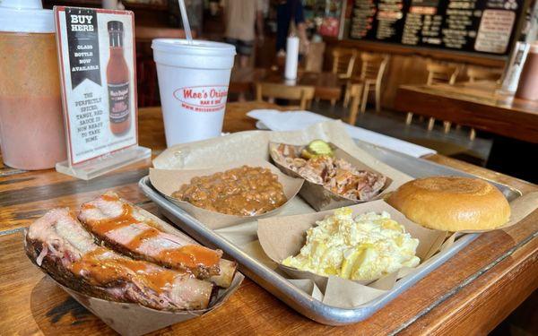 Moe's Original Bar B Que