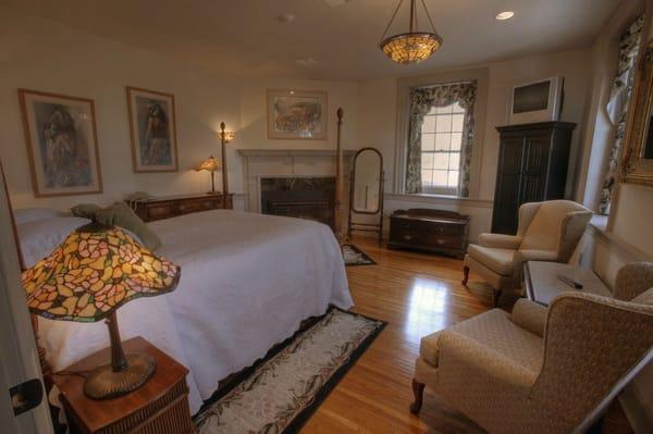 Silverstone Inn & Suites