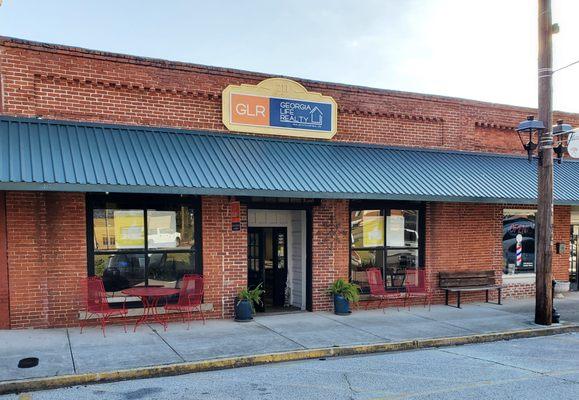 Georgia Life Realty
211 Main Street, Villa Rica, GA 30180