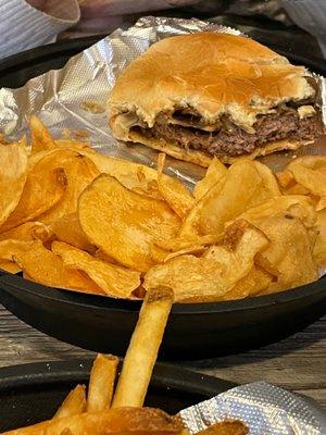 Burger & chips