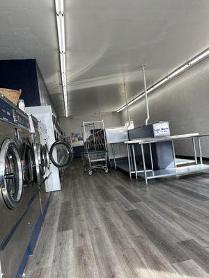 Summer Street Laundromat