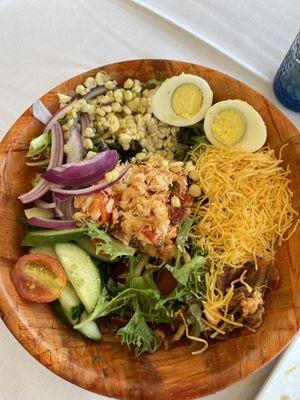 Lobster Cobb salad was more than enough food. It was well seasoned and very meaty. Good price.