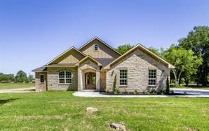 Beautiful New Home in Anahuac!