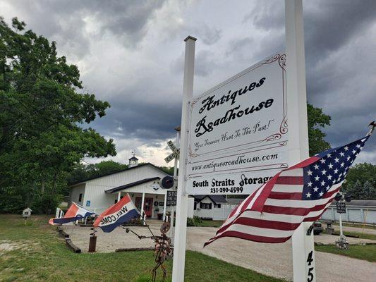 Antiques Roadhouse